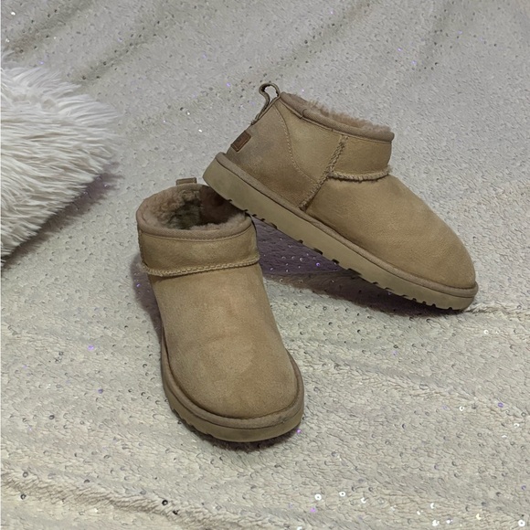 UGG Classic Sand ultra mini - Picture 14 of 15